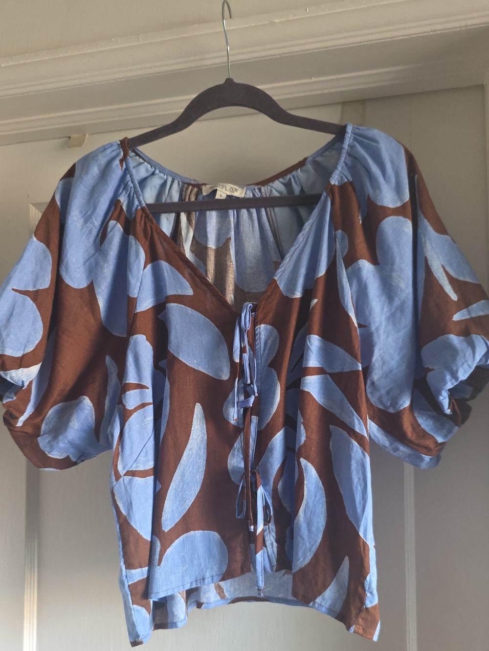 Rachel Zoe Blue and Brown Leaf-Print Tie-Front Blouse, Sz Lrg